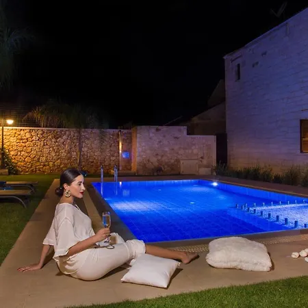 Aktis Luxury Villa