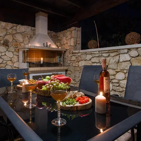 Aktis Luxury Villa